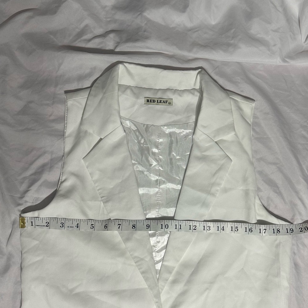 New Look Elegant White Vest - Picture 8 of 8